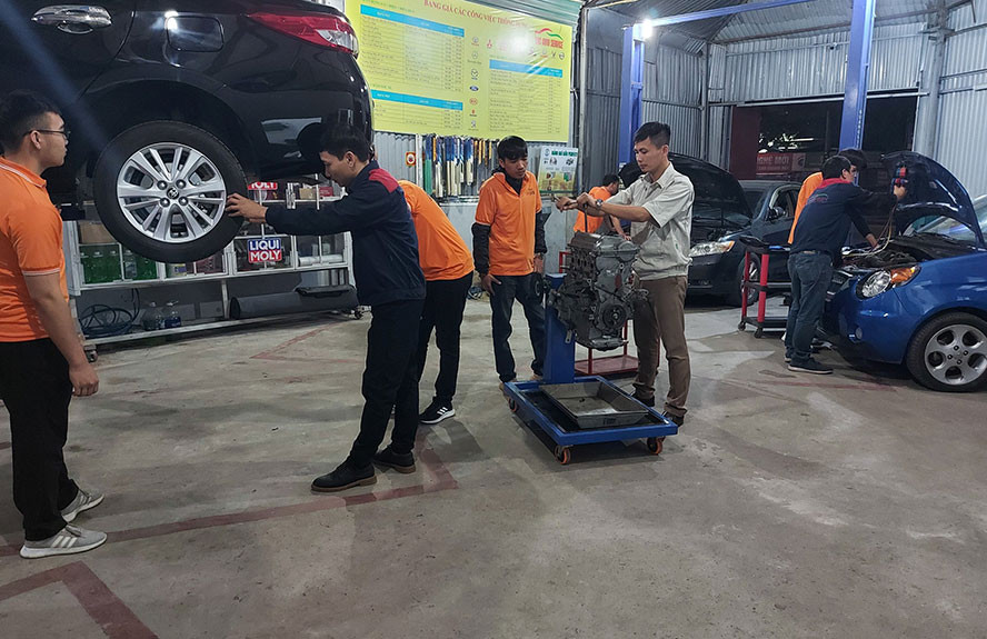 THỜI GIAN HỌC, HỌC PHÍ VÀ LỊCH KHAI GIẢNG TẠI EAC - 2024 | Trường Dạy Nghề EAC