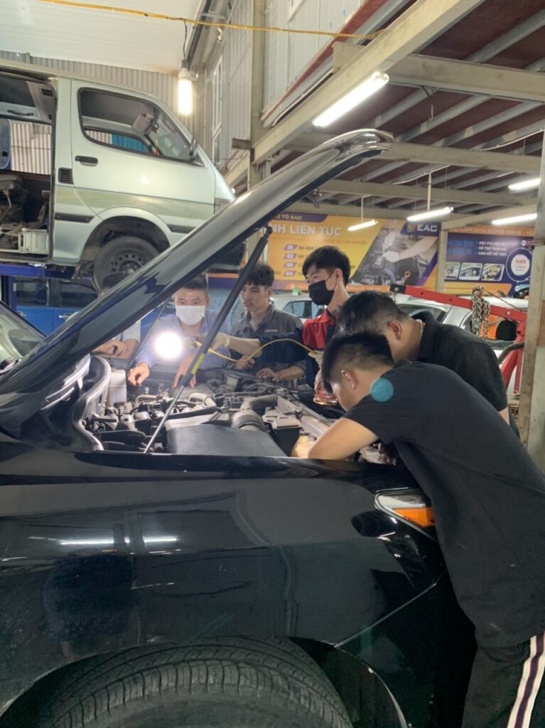 Dạy nghề sửa chữa điện ô tô