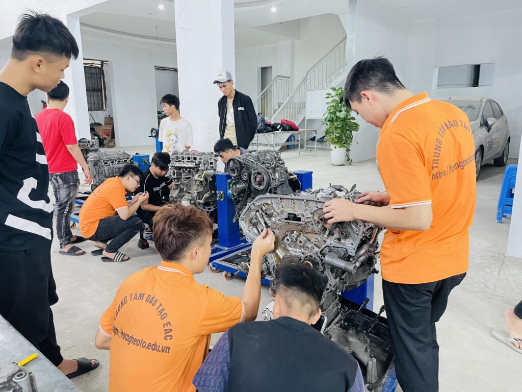 HỌC NGHỀ SỬA CHỮA Ô TÔ | Trường Dạy Nghề EAC
