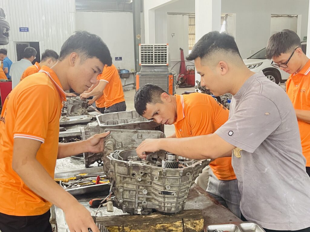 Vì sao sửa chữa hộp số tự động lại đòi hỏi kỹ thuật chuyên sâu?