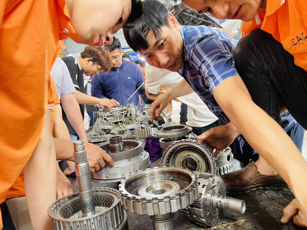 KHÓA HỌC HỘP SỐ TỰ ĐỘNG CHUYÊN SÂU | Trường Dạy Nghề EAC 2024_11_03_11_15_IMG_1833-1-1024x768
