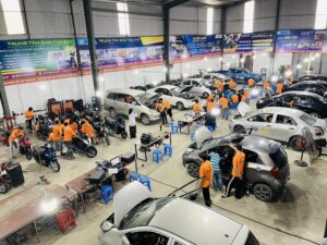 HỌC NGHỀ Ô TÔ CÓ KHÓ KHÔNG? Giải đáp chi tiết cho người mới bắt đầu | Trường Dạy Nghề EAC