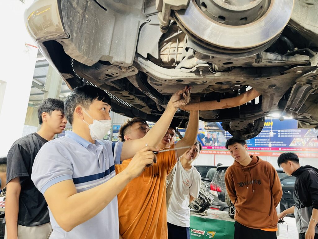 Ngành công nghệ ô tô – Tuyển Sinh Trung Cấp & Cao Đẳng Chất Lượng Cao | Trường Dạy Nghề EAC
