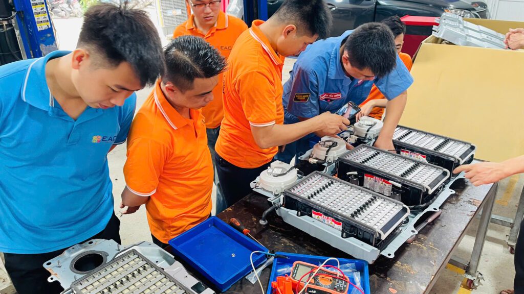 Bí Quyết Tăng Doanh Thu Gara Mà Không Cần Thêm Khách Hàng | Trường Dạy Nghề EAC
