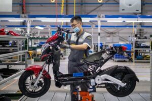KHẢ NĂNG PHÁT TRIỂN VÀ TƯƠNG LAI NGÀNH SỬA CHỮA XE MÁY XE MÁY ĐIỆN | Trường Dạy Nghề EAC