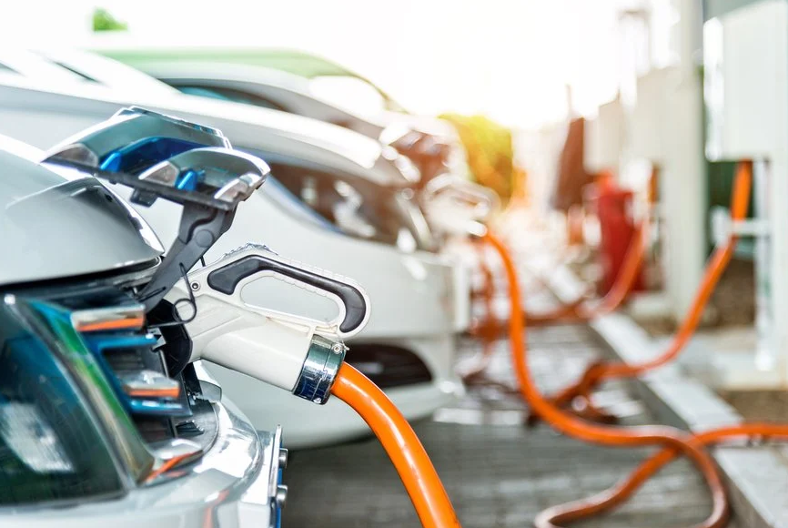 Xu Hướng Xe Điện Và Xe Hybrid