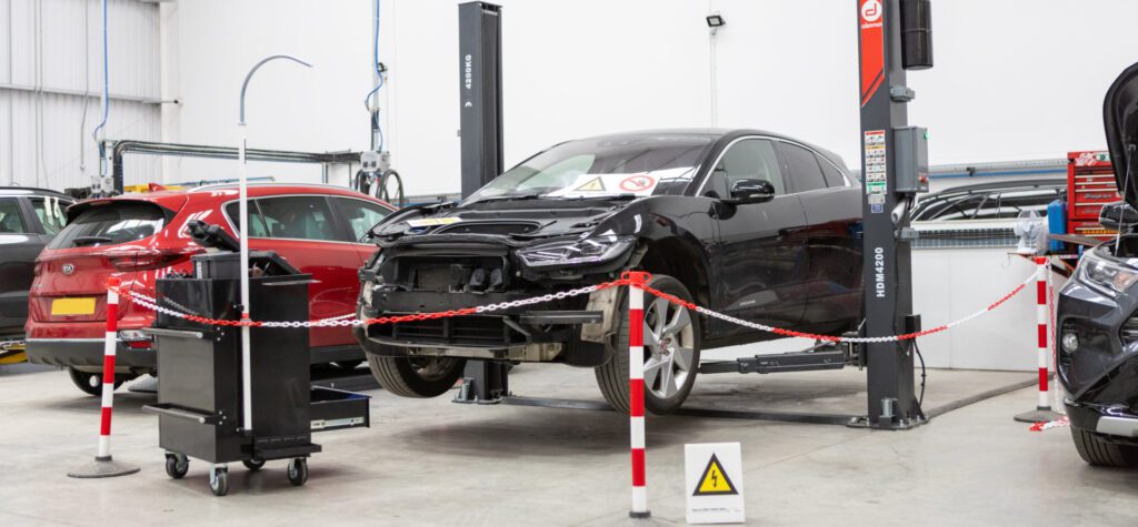 Tăng Doanh Thu Gara Nhờ Kỹ Thuật Chẩn Đoán Lỗi Hiện Đại | Trường Dạy Nghề EAC