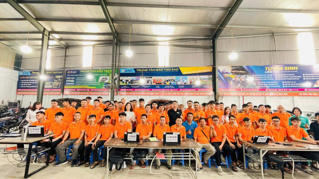 Đặc điểm của nghề sửa chữa ô tô? Ai phù hợp theo nghề này? | Trường Dạy Nghề EAC